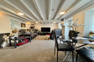 19' Living Room- click for photo gallery